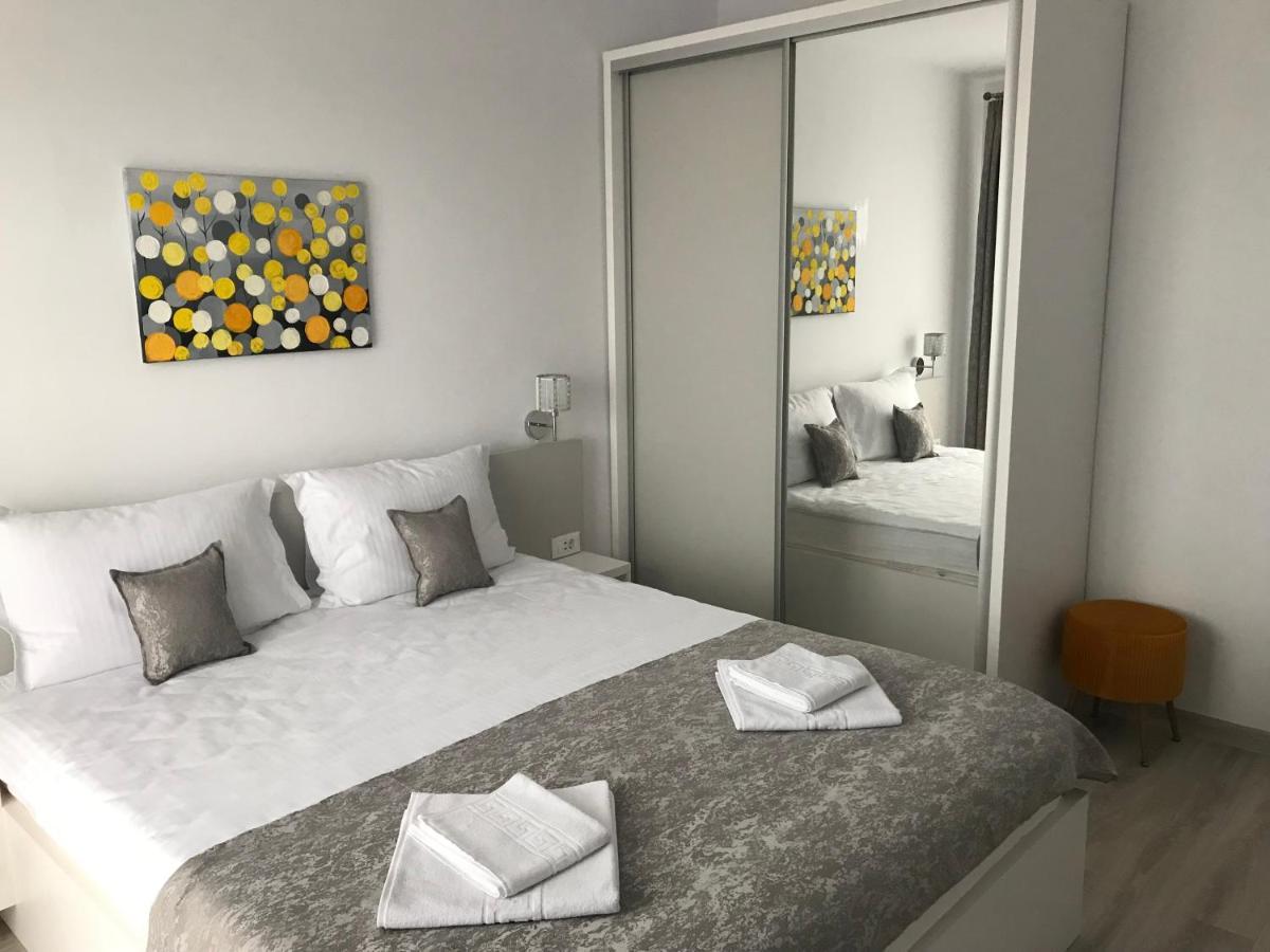 New Aparthotel Floresti Екстер'єр фото