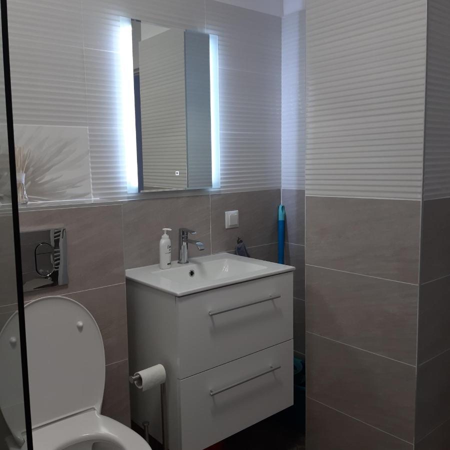 New Aparthotel Floresti Екстер'єр фото