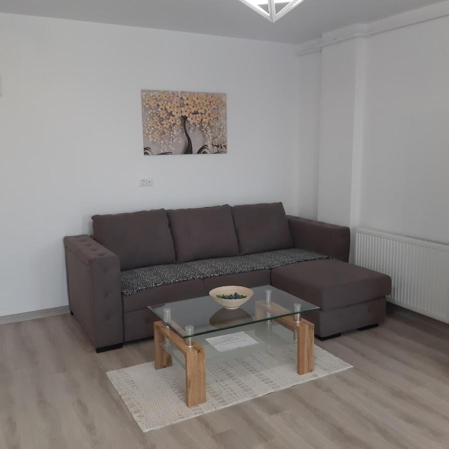 New Aparthotel Floresti Екстер'єр фото
