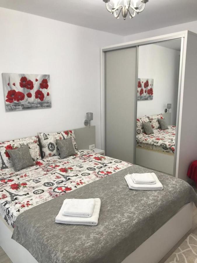 New Aparthotel Floresti Екстер'єр фото